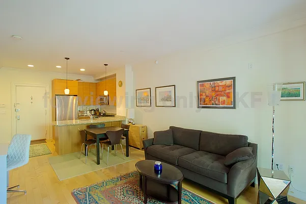 Rented by R New York | media 71