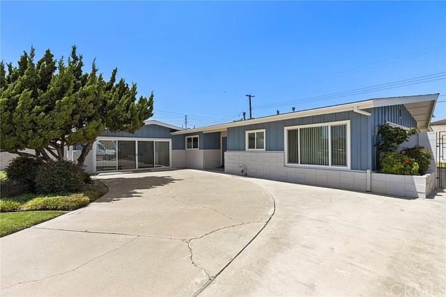 1st image of 8791 Lola Ave