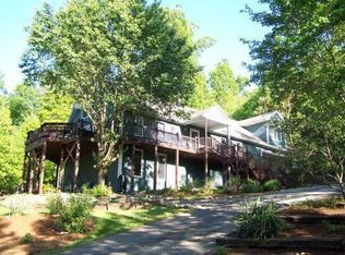3622 Travis Ct, Chapel Hill, NC 27516