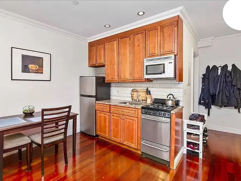 420 E 11th St #3-B — Photo 3