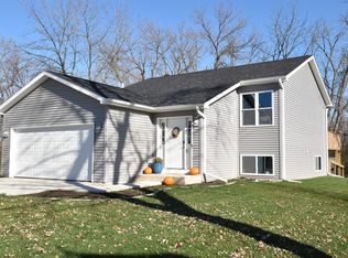 11409 276th Ave, Trevor, WI 53179