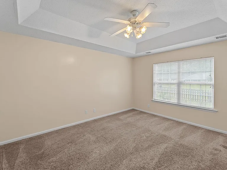119 Pampas Dr — Photo 21