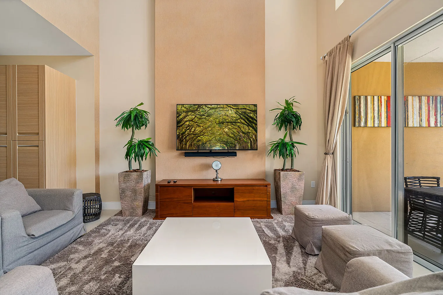 4 bed, 4.0 bath, $11,142 — Photo 1