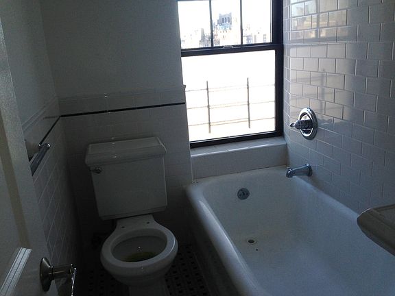 3rd image of 105 Christopher St #15GJN