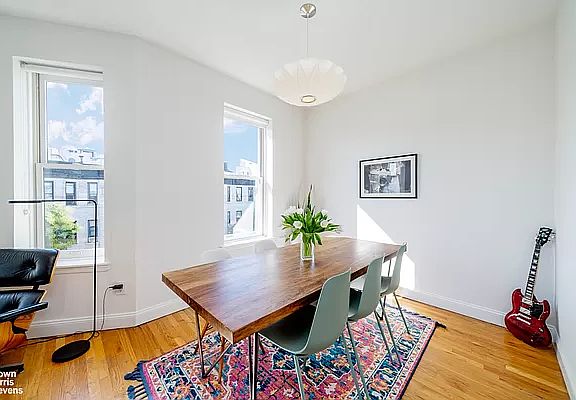 5th image of 201 Saint James Pl APT 4B