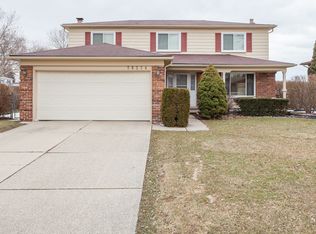 36204 Waltham Dr, Sterling Heights, MI