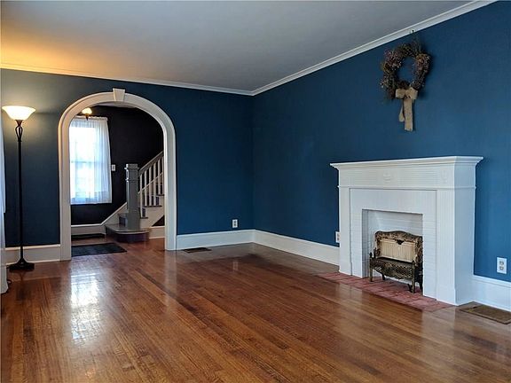 2nd image of 38 N 5th St