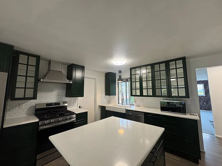 9901 Farwest Dr SW — Photo 8