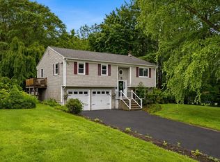 121 Dean St, Seekonk, MA 02771