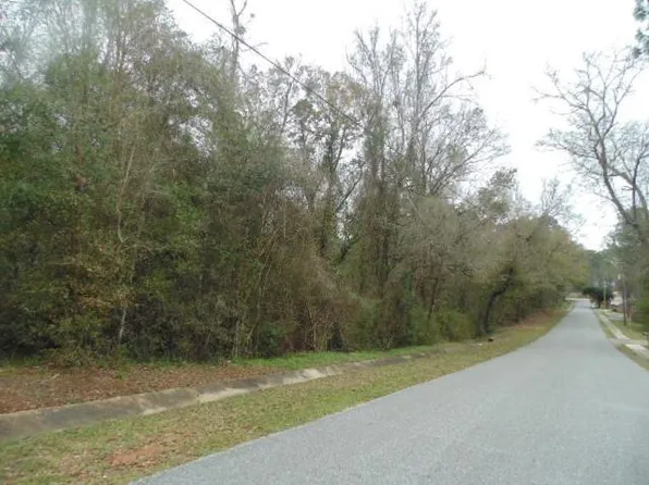 2304 Locke Ln, Daphne, AL 36526