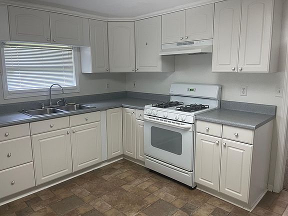 3rd image of 900 S K St