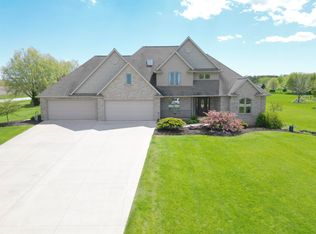 11 Golden Wheat Ln, Wrightstown, WI 54180