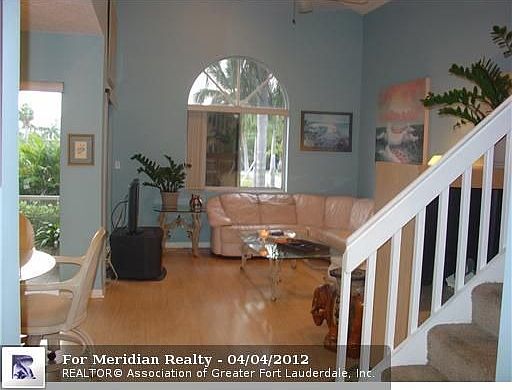 2nd image of 1081 SE 6th Ave