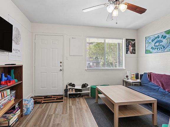 3rd image of 1010 W 23rd St APT 5