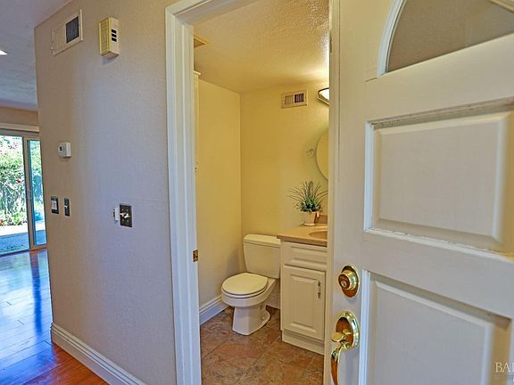 5th image of 301 Conifer Place