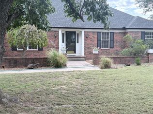 2604 Country Club Cir, Independence, KS 67301