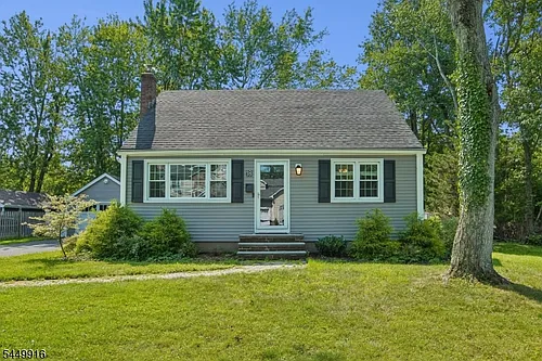 18 Columbia Ave Photo 1
