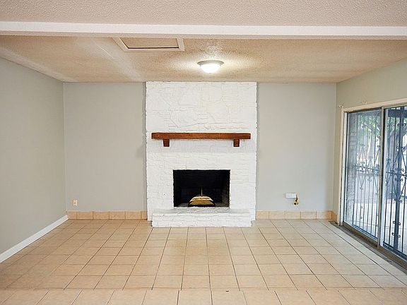 3rd image of 4302 Redcap Dr
