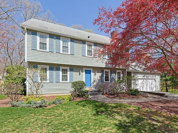 16 Teaberry Ln, North Attleboro, MA 02760