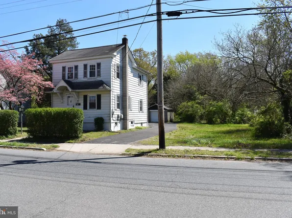 10 Grove St, Glassboro, NJ 08028