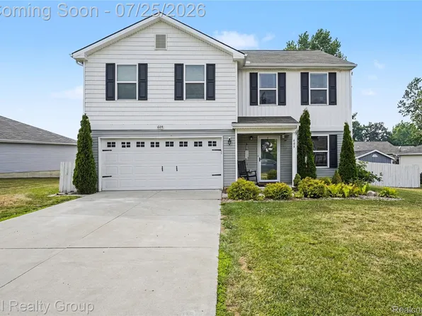 605 Rockway Dr, Linden, MI 48451