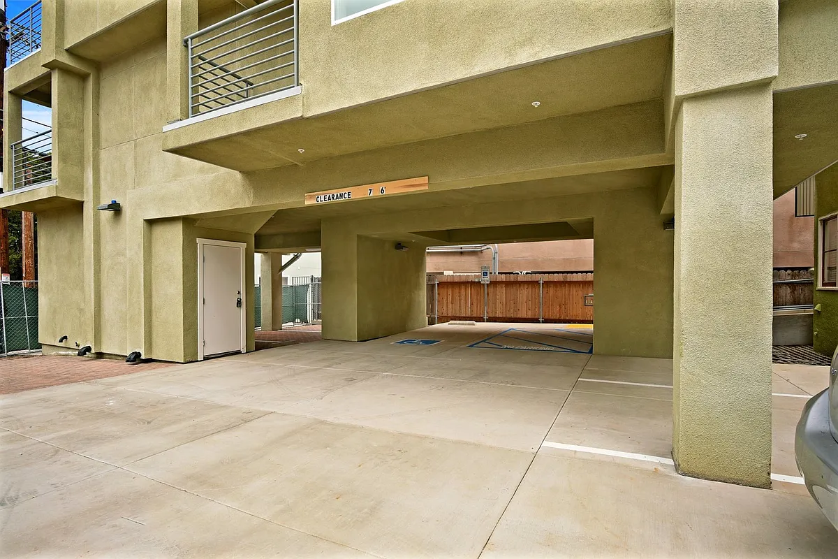 Building Photo - 3574-3580 4th Ave
