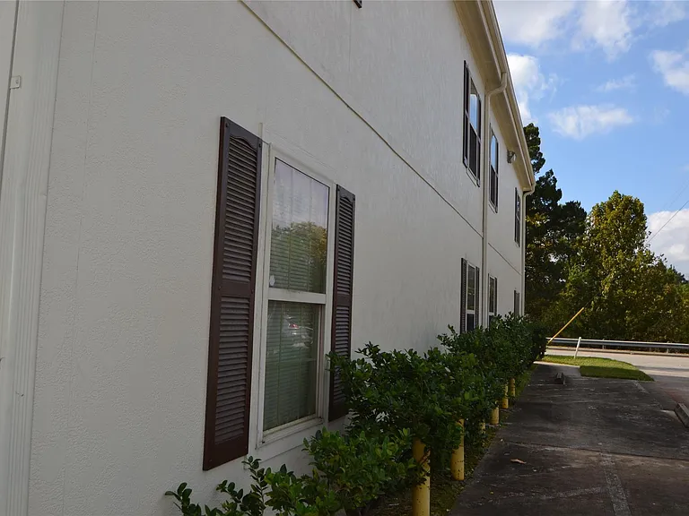 304 Dell Ct #6 — Photo 44