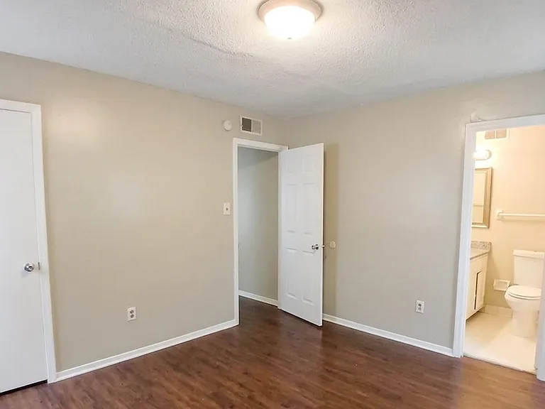 4407 Howardcrest Dr — Photo 14
