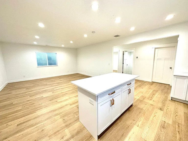 4493 W Wharton Dr — Photo 7