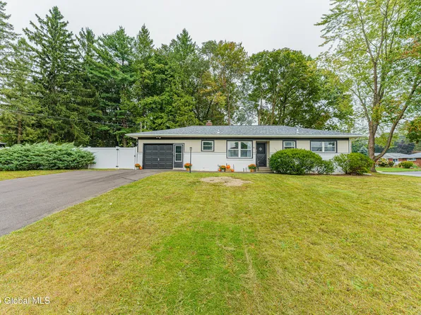 6 June Drive, Loudonville, NY 12211
