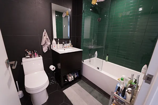 Rented by City Vista Inc | media 44