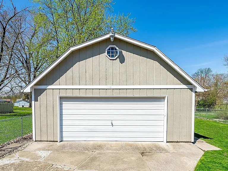 8124 Robertson Pl — Photo 40