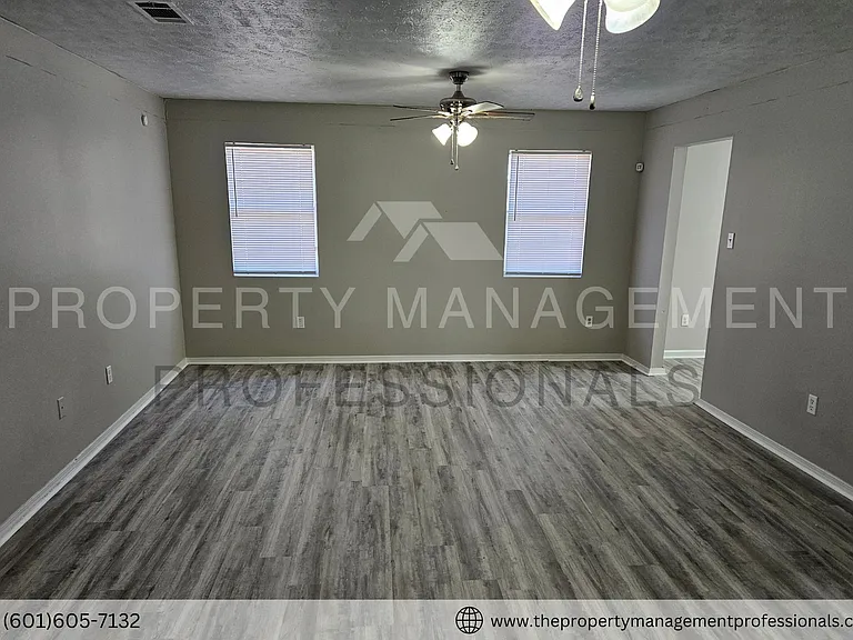 2814 Smith Robinson St — Photo 4