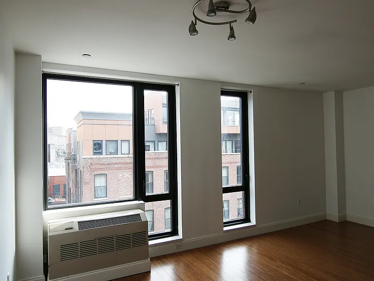832 De Kalb Ave #4D — Photo 4