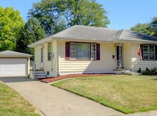 3909 Madison Ave, Des Moines, IA 50310