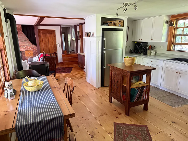 22 Wellington Rd — Photo 3
