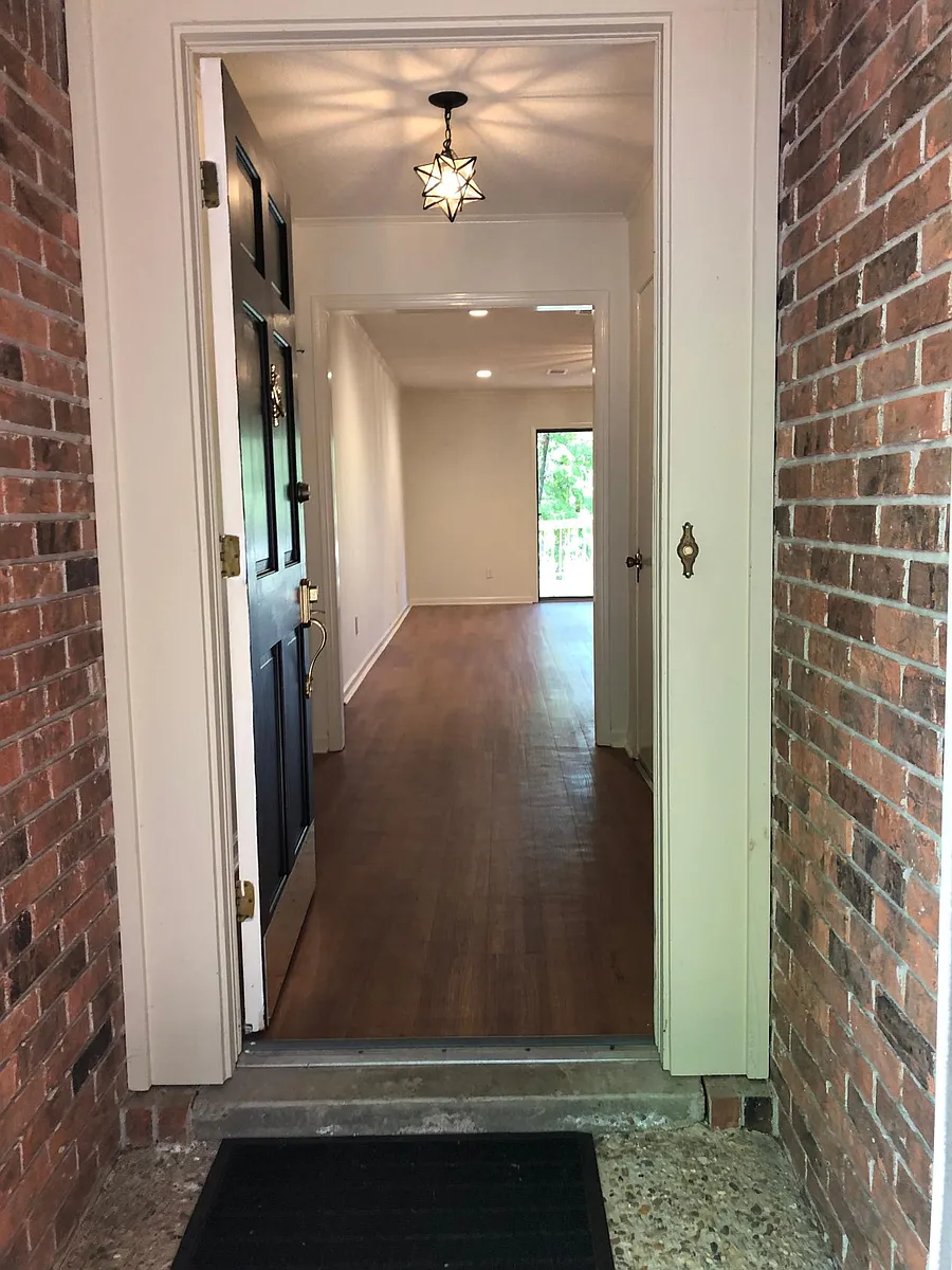 Main Entryway - 1016 Kings Mountain Dr