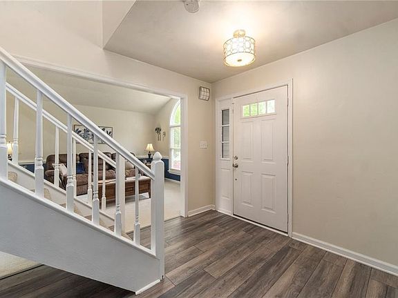 4th image of 804 Bishop Ct