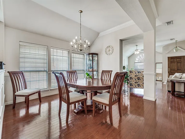 402 Horse Shoe Dr — Photo 8