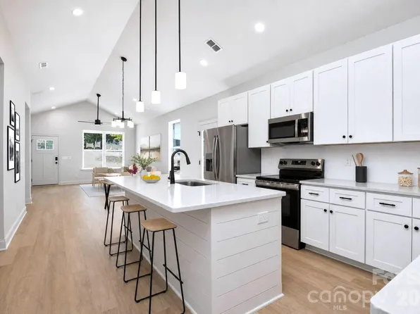 214 Arizona Pl NW, Concord, NC 28027
