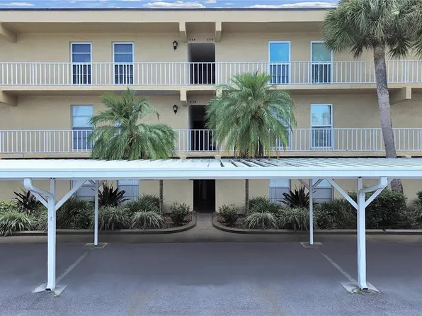 225 Country Club Dr APT D140, Largo, FL 33771