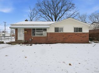 315 S Hanlon St, Westland, MI 48186