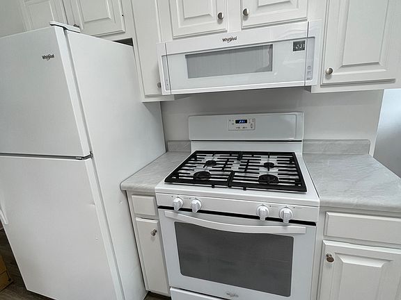4th image of 7117 Balfour Dr