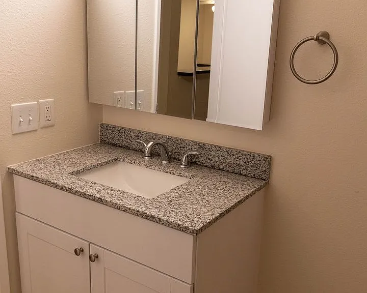 Willow Creek Apartments — Photo 22