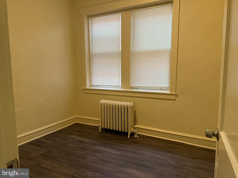 244 S Fairview Ave — Photo 4