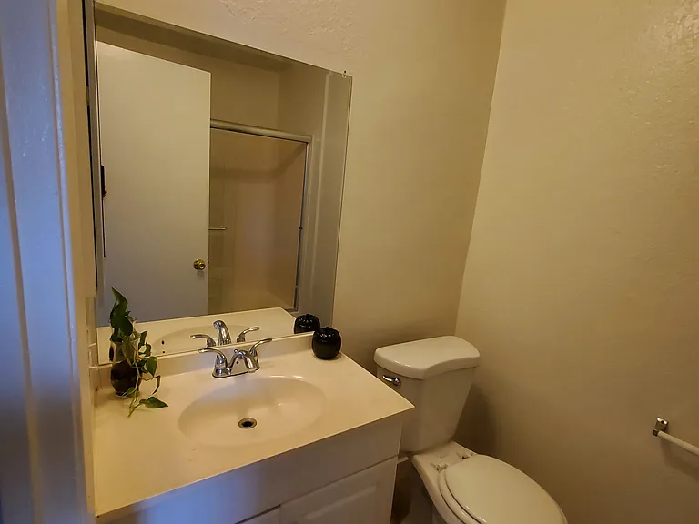 15950 Vanowen St #2 — Photo 9