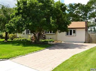 280 Horseblock Rd, Farmingville, NY 11738