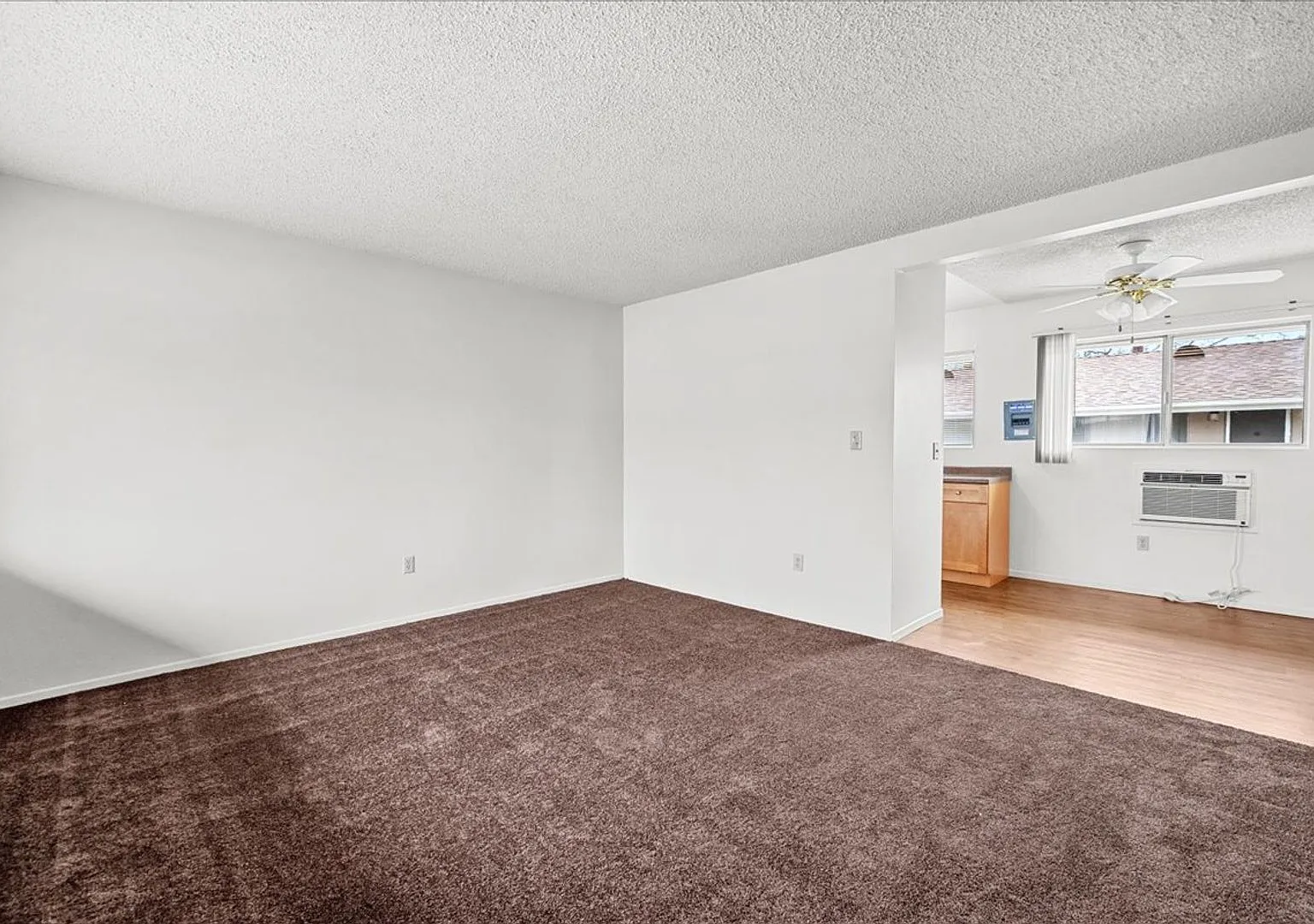 Tally Ho Apartments — Photo 4
