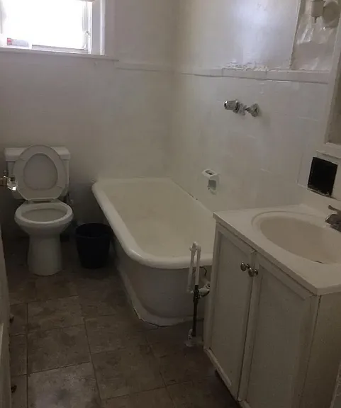 218 E 7th St #37 — Photo 7