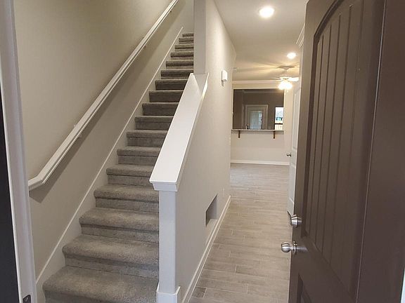4th image of 500 Little Lona Ln